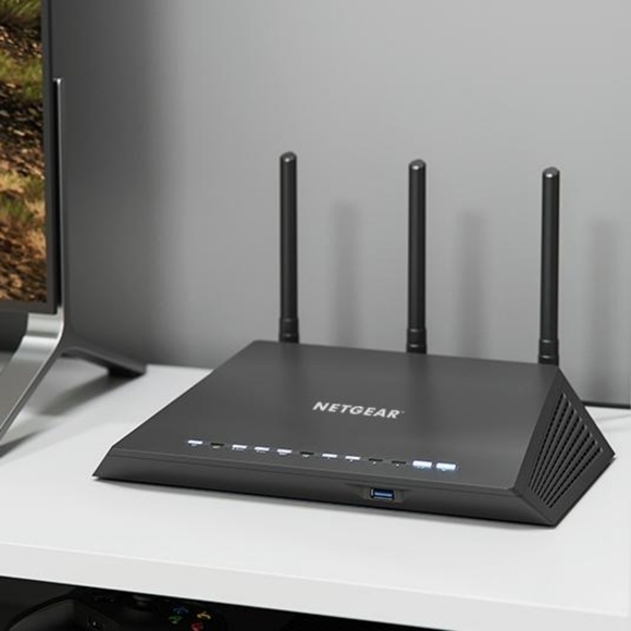 NIGHTHAWK Dual-Band WiFi Router,  1.75Gbps - Picture 2 of 13